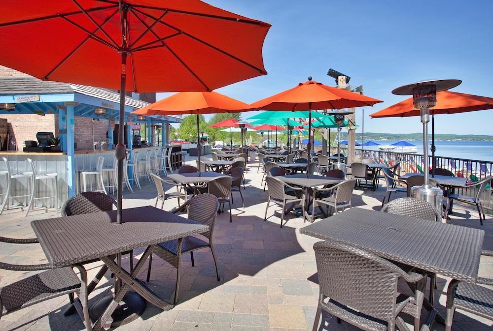 West Bay Beach, A Holiday Inn Resort Traverse City Exterior photo