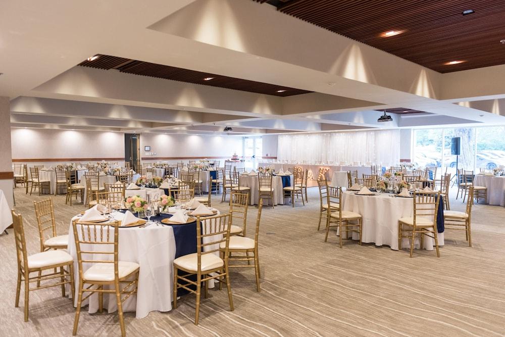 West Bay Beach, A Holiday Inn Resort Traverse City Exterior photo