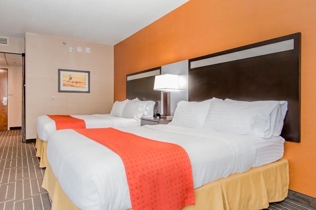 West Bay Beach, A Holiday Inn Resort Traverse City Exterior photo