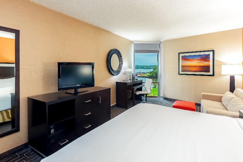 West Bay Beach, A Holiday Inn Resort Traverse City Exterior photo