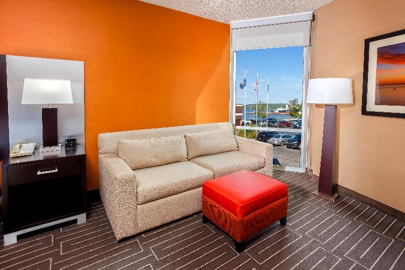West Bay Beach, A Holiday Inn Resort Traverse City Exterior photo